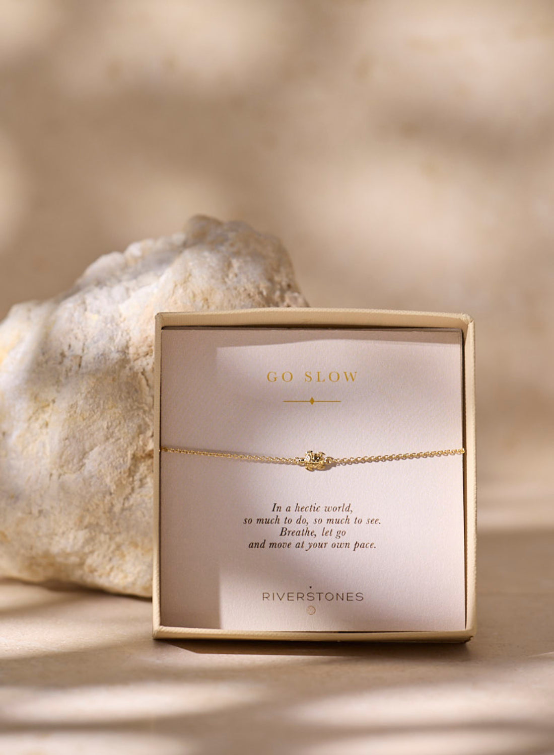 Go Slow Armband Verguld
