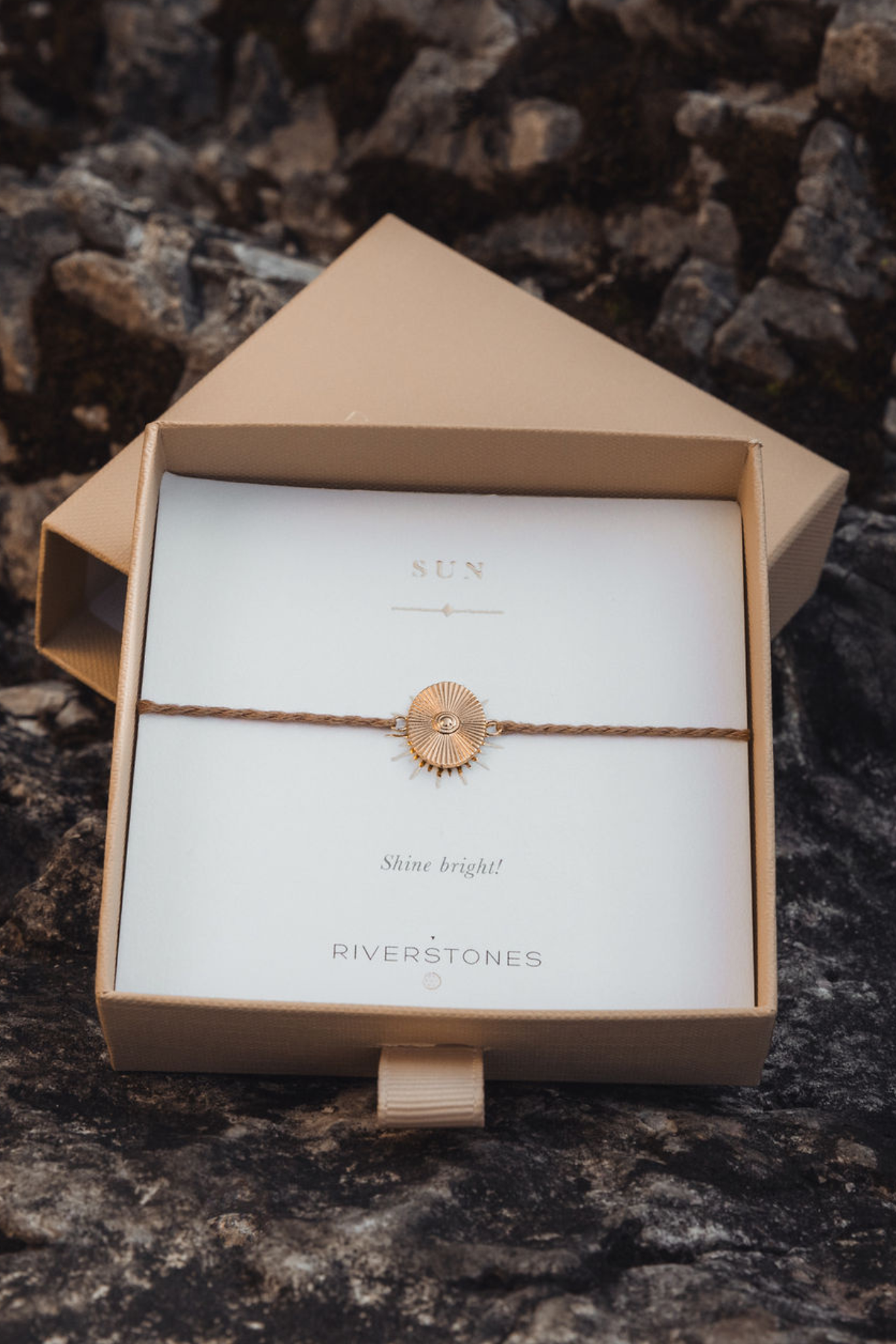 Sun Armband Judith Noordzij x Riverstones - verpaking